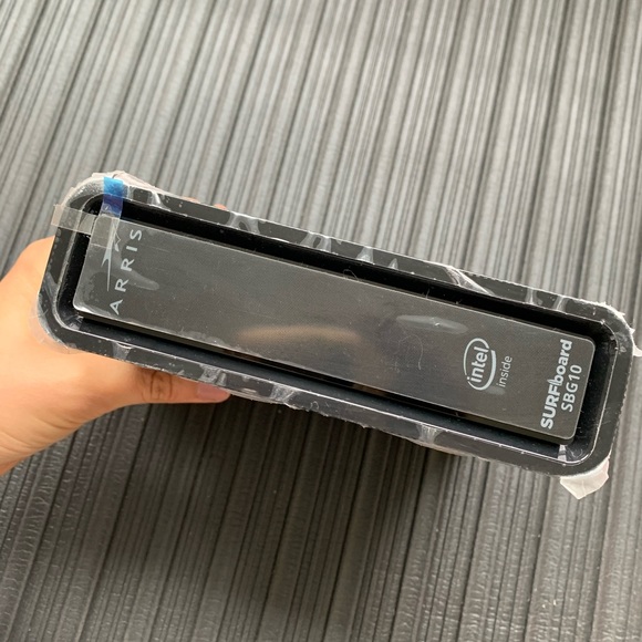 Arris surfboard modem router - Picture 12 of 12